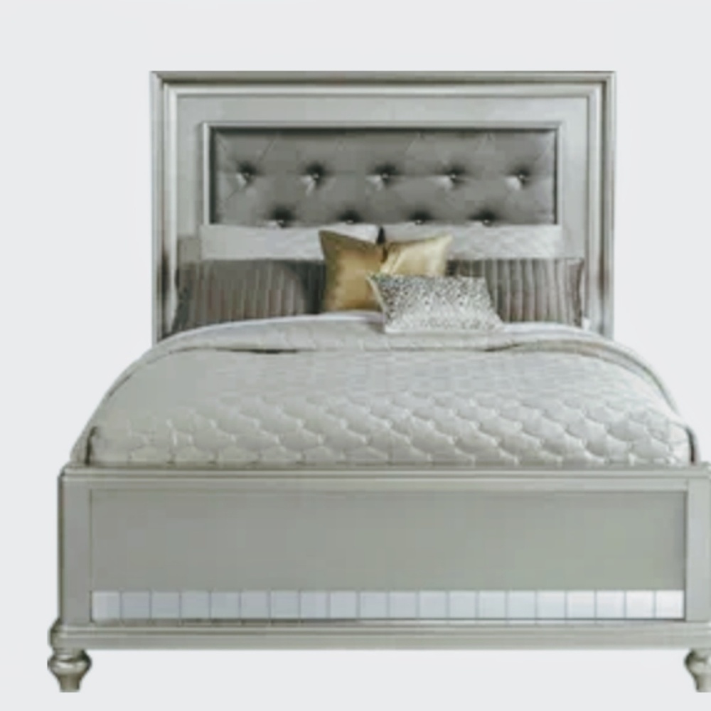 Sofia Vergada Paris collection Queen size bed and